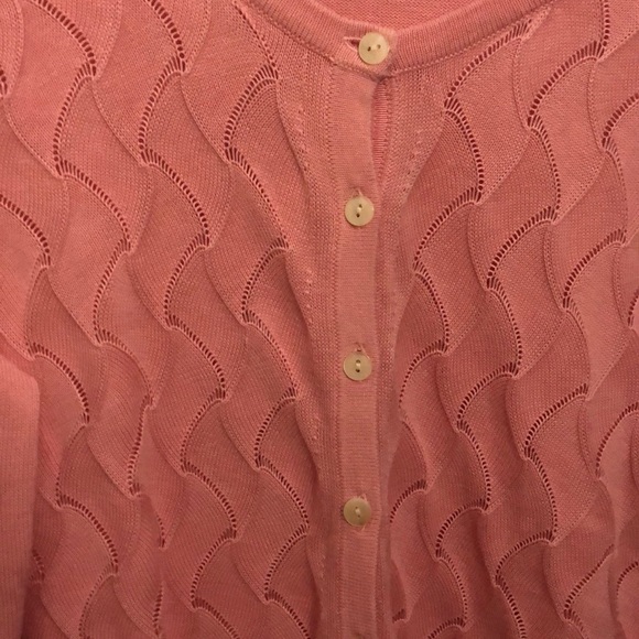 Small button up sweater - Picture 2 of 5